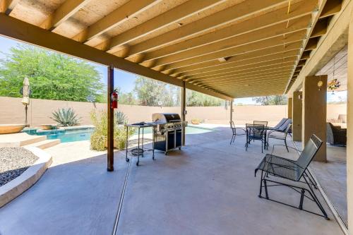 Secluded Mesa Retreat with Outdoor Kitchen and Bar!