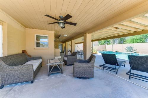 Secluded Mesa Retreat with Outdoor Kitchen and Bar!