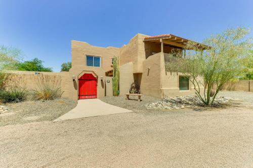 Secluded Mesa Retreat with Outdoor Kitchen and Bar!