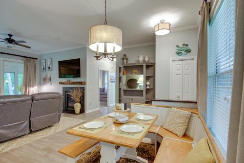 Near Golfing Savannah Lakes Townhome in McCormick, USA
