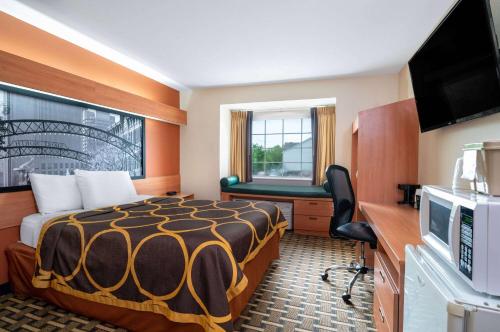 Super 8 by Wyndham Columbus West - image 6