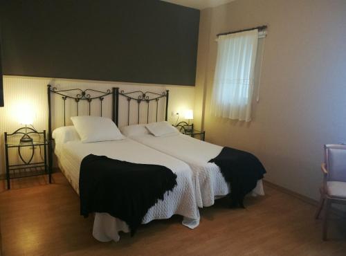 2 twin beds