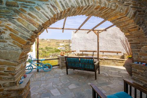 Tinos 2 bedrooms 5 persons apartment by MPS