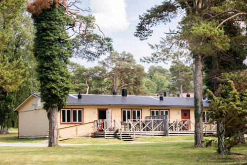 Holiday Home (8 Adults)