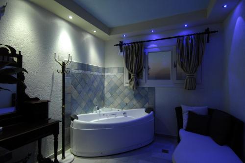 Contaratos Beach Hotel - image 5