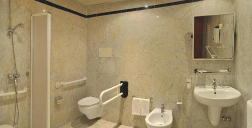 Bathroom, Hotel & Residence Dei Duchi in Urbino