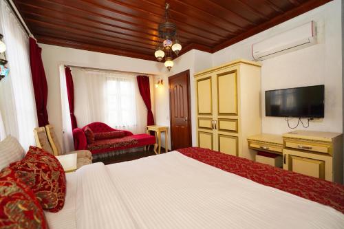 Cicerone Lodge Hotel Room Type - Deluxe King Room