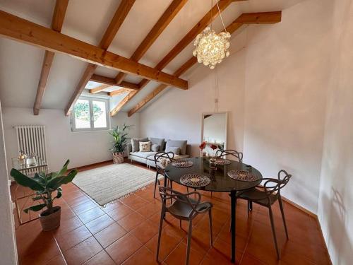 Cozy Ascona: attico mansardato in Ascona, Schweiz