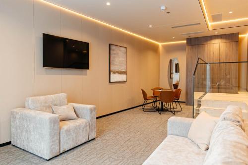 473449303 Hotel Medistone