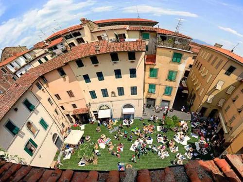 Modern Apartment in Agliana with Shared Garden