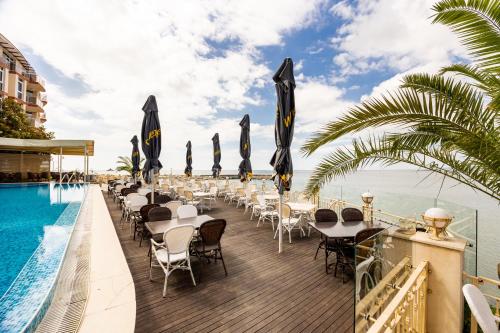레스토랑, Royal Bay Resort & Aqua Park - All Inclusive and Free beach accsess in 카바나
