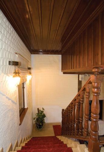 Cicerone Lodge Hotel - image 2