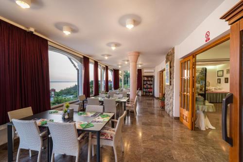 Hotel Vicko - image 2