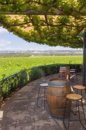 ห้องอาหาร, แมคลาเร็น เวล สตูดิโอ อพาร์ตเมนต์ (McLaren Vale Studio Apartments) in แมคลาเรนเวล