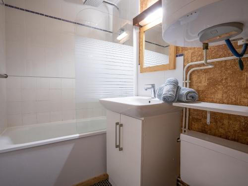 Apartment Asters 1215 Batiment B4 by Interhome in Les Bruyeres