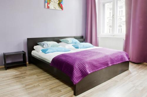 Royal Court Legerova