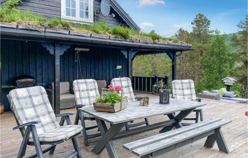 Utvendig, 3 Roms Lekker Bolig I Molde (3 Bedroom Gorgeous Home In Molde) in Molde