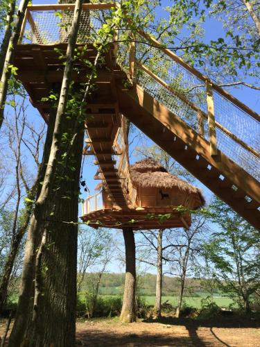 . Les Cabanes au Bois d'Orient
