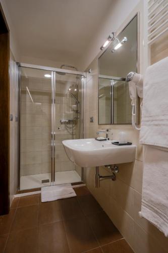 Hotel Velino - 화장실