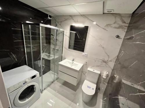 Dusche, Calpe apartamento 1a linea de playa piscina reformado wifi aire in Calpe