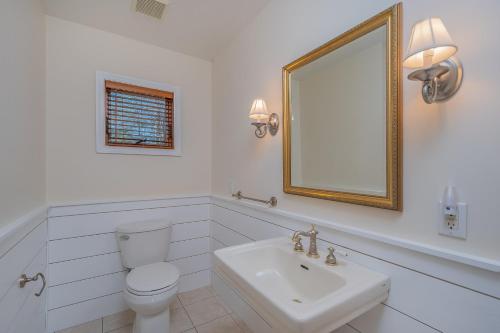 Captains Cabin in McHenry, USA