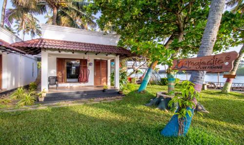 Buitenkant, Treebo Majestic Retreat in Kappil