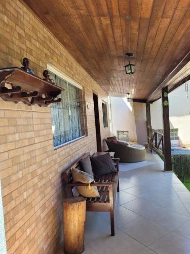 Ilhabela Casa Familia Feliz in Praia da Armacao