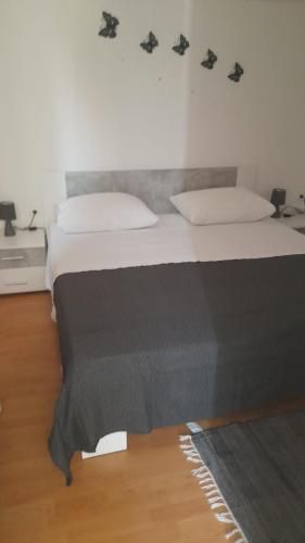 Apartment with Balcony image 2