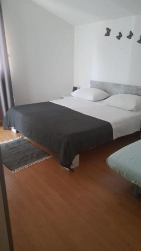 Apartment with Balcony image 3