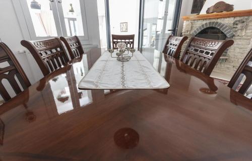 R&J's Home R&J's Home