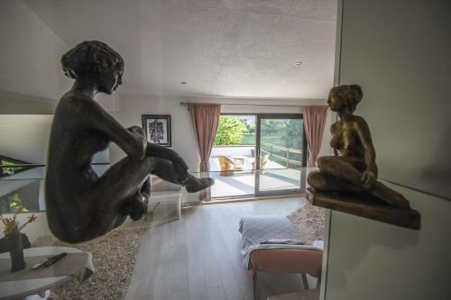 R&J's Home R&J's Home