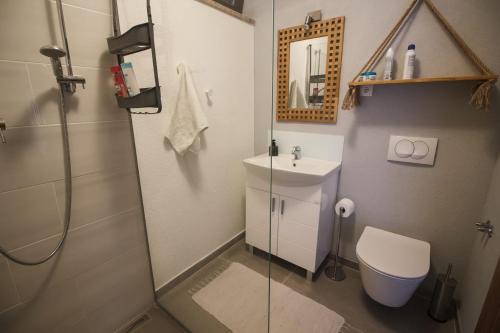 R&J's Home R&J's Home