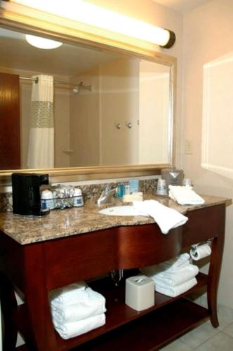 Hampton Inn Calera - image 10