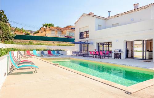 Cozy Home In Marseille With Outdoor Swimming Pool