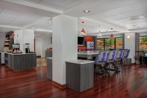 Hampton Inn Clemson - image 6