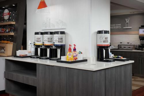 Hampton Inn Clemson - image 2