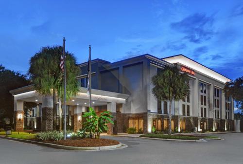Hampton Inn Patriots Point - image 2