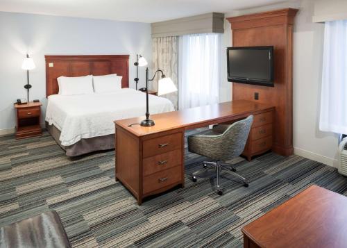 Hampton Inn By Hilton And Suites Cedar Rapids North