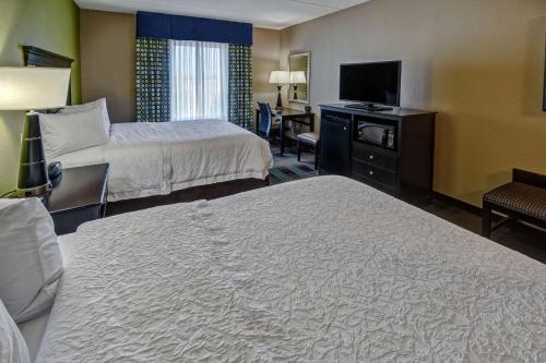 2 queen beds