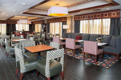 Hampton Inn Seymour - image 7