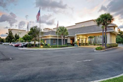 A szálláshely kívülről, Homewood Suites by Hilton Tampa-Port Richey in Bayonet Pont (FL)