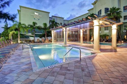 1 Bedroom 1 King Bed Suite