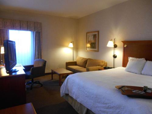 Hampton Inn Columbus-International Airport - image 2