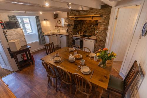 Rambler Cottage, a delightful cottage, Hope Cove, South Devon a stones throw from the beach