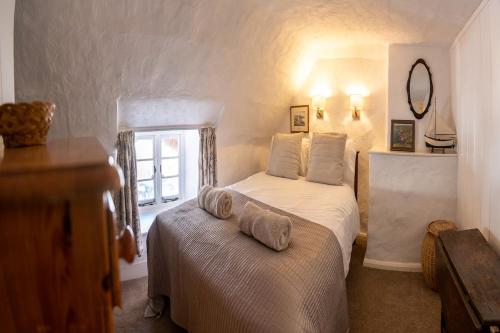 Rambler Cottage, a delightful cottage, Hope Cove, South Devon a stones throw from the beach