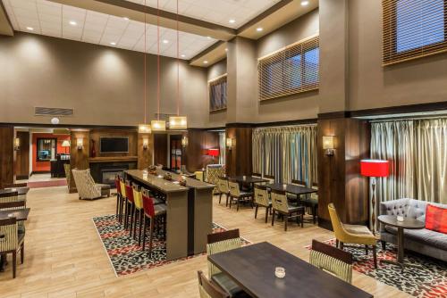 Photo - Hampton Inn & Suites Columbus Polaris