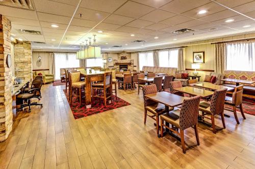 Hampton Inn Columbus-I-70 E/Hamilton Rd - 레스토랑