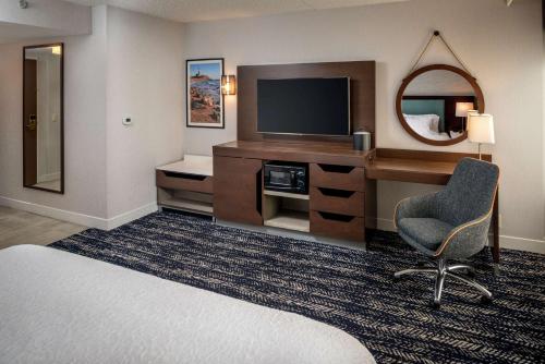 Hampton Inn Long Island/Commack - image 7