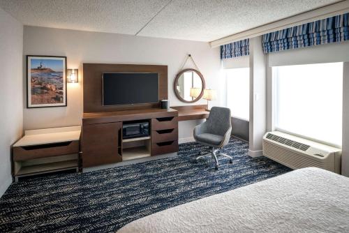 Hampton Inn Long Island/Commack - image 13