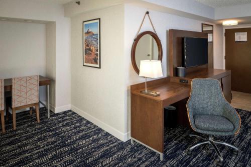 Hampton Inn By Hilton Long Island/Commack